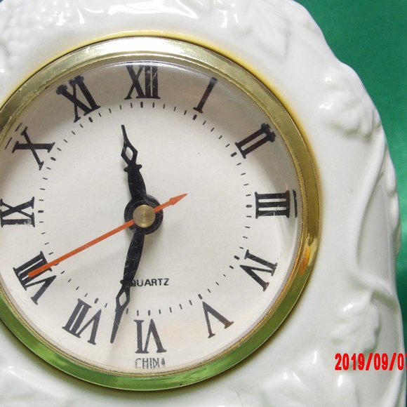White Glass Clock - Picture 3 of 4